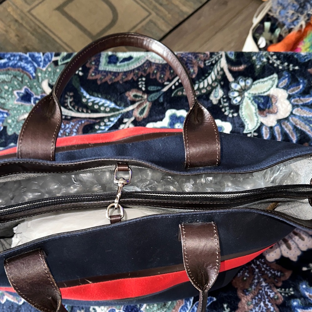Dooney & Bourke Stylish Navy and Red X-Large Tote Bag - Picture 9 of 12